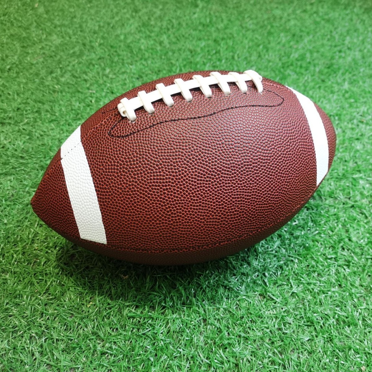 Factory customized in stock wholesale No. 3, No. 6, No. 9 machine sewing PU/PVC standard competition training American football