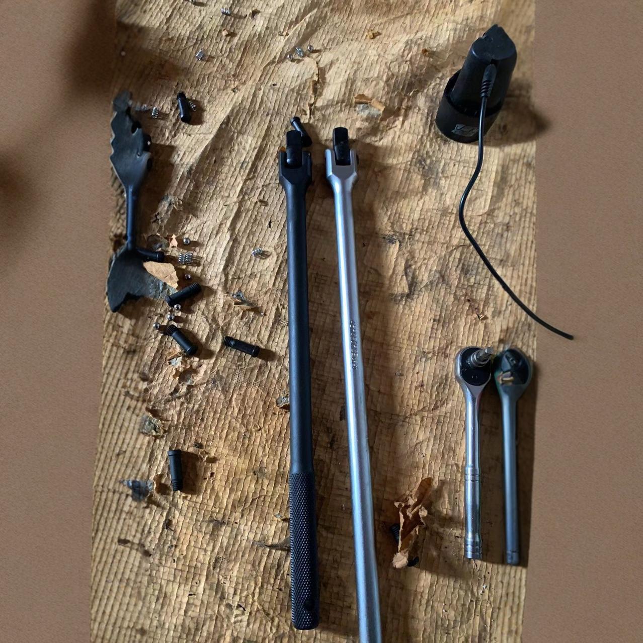 Manufacturer 1/2F rod chrome vanadium steel steering socket wrench two-way rotating booster rod car repair wrench price is low