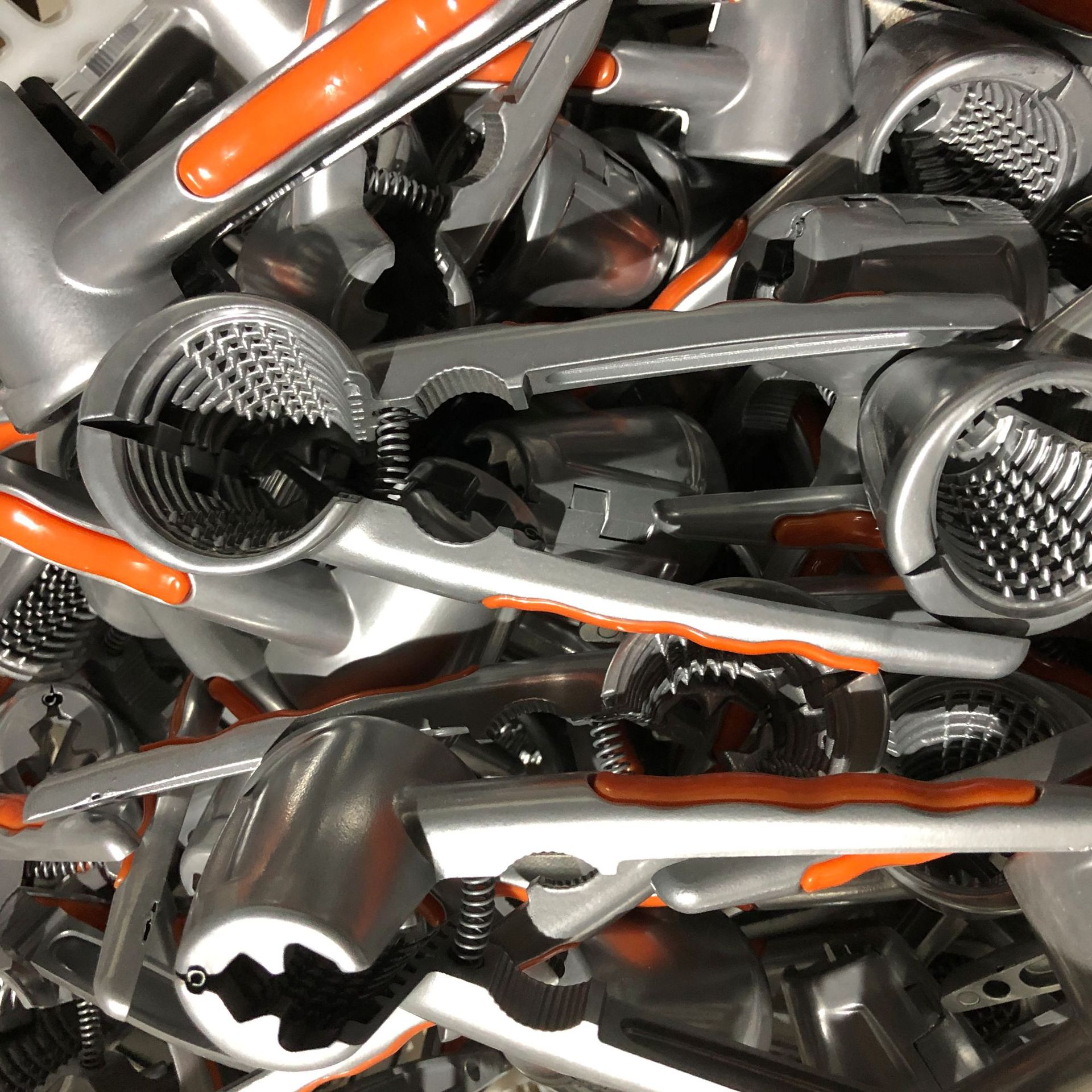 Factory direct walnut clip funnel type walnut clip nut tool four clip orange handle walnut clip fruit opener