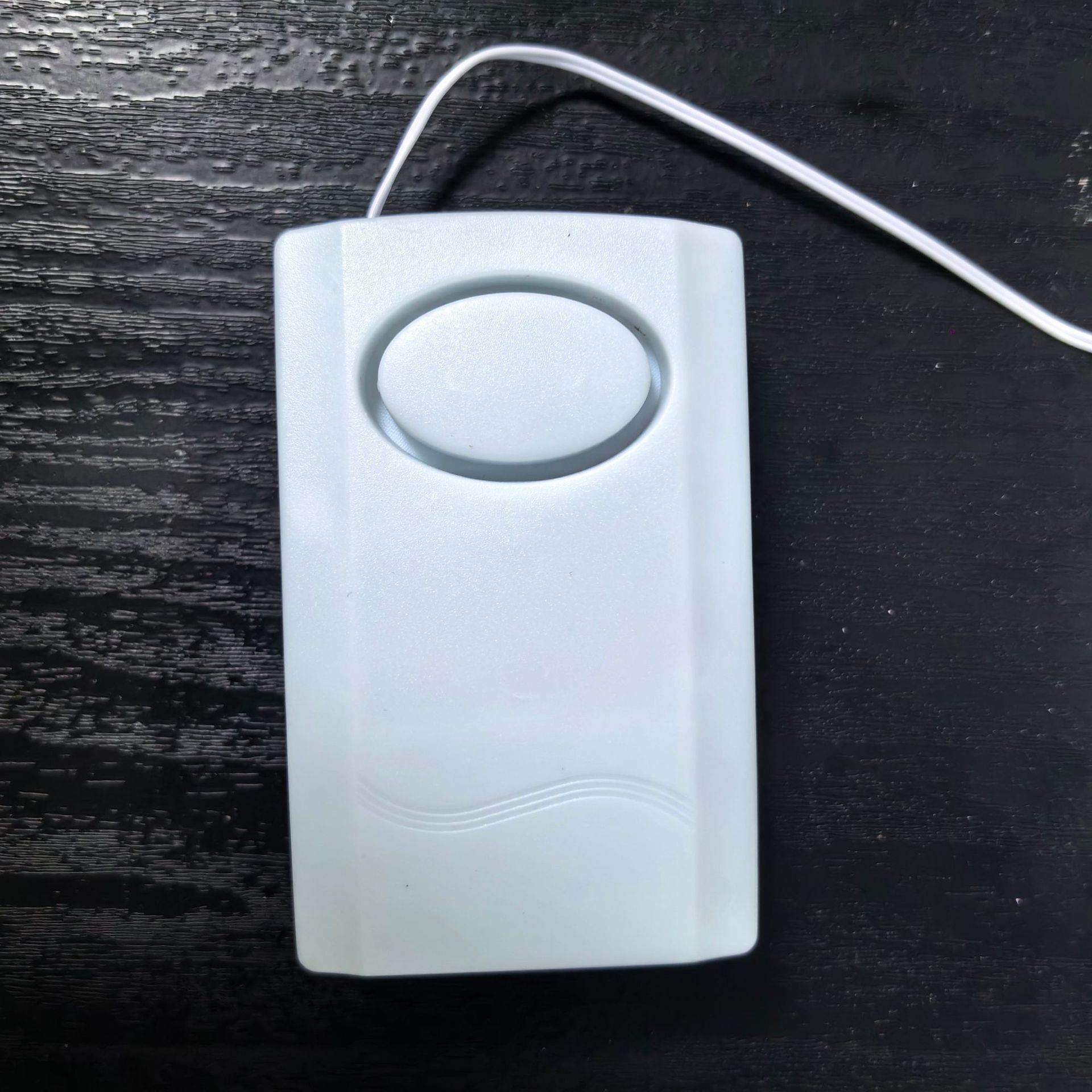 110 decibels cut off the line on the alarm invisible anti-theft network on-site burglar alarm door and window alarm