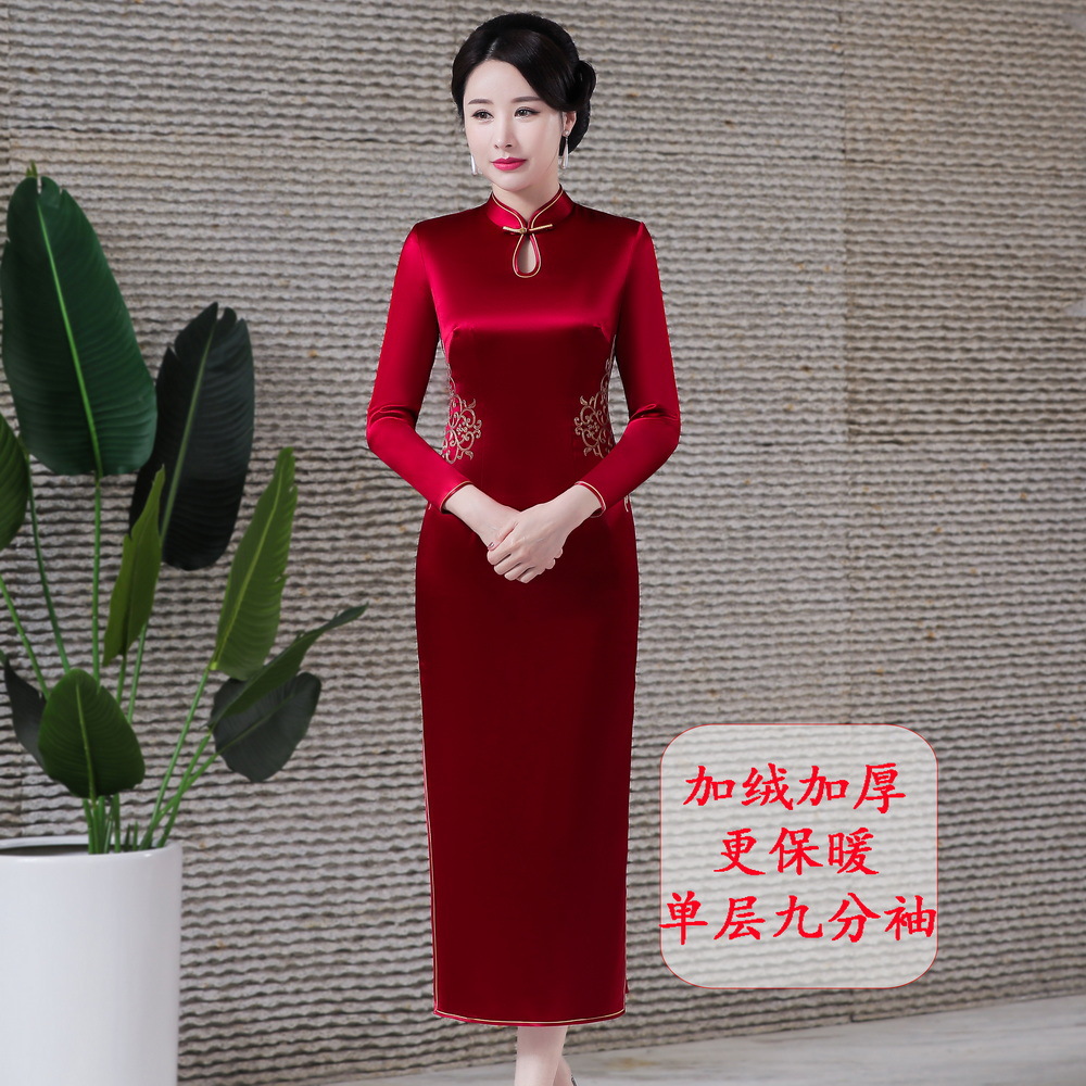 2022 New Acetic Acid Festive Mother Cheongsam Dress Vintage Improved Long Embroidered Wedding Toast Dress