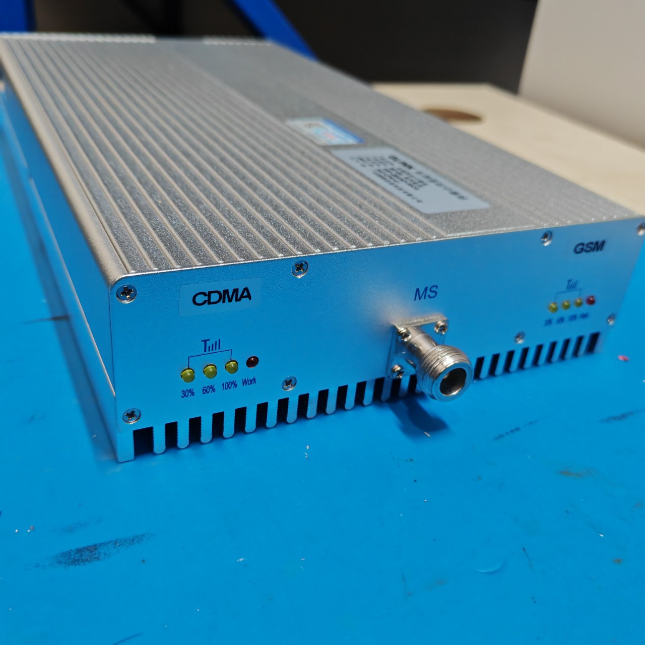 5W Industrial Grade Repeater 1800/2600 Mobile Phone Signal Receiver Increased Repeater Signal Companion Single Host