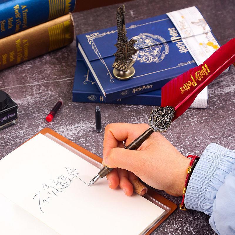 Quill Pen European Retro Dip Pen for Primary and Secondary School Students Writing Pen Gift Box Harry Potter Christmas Gift suit