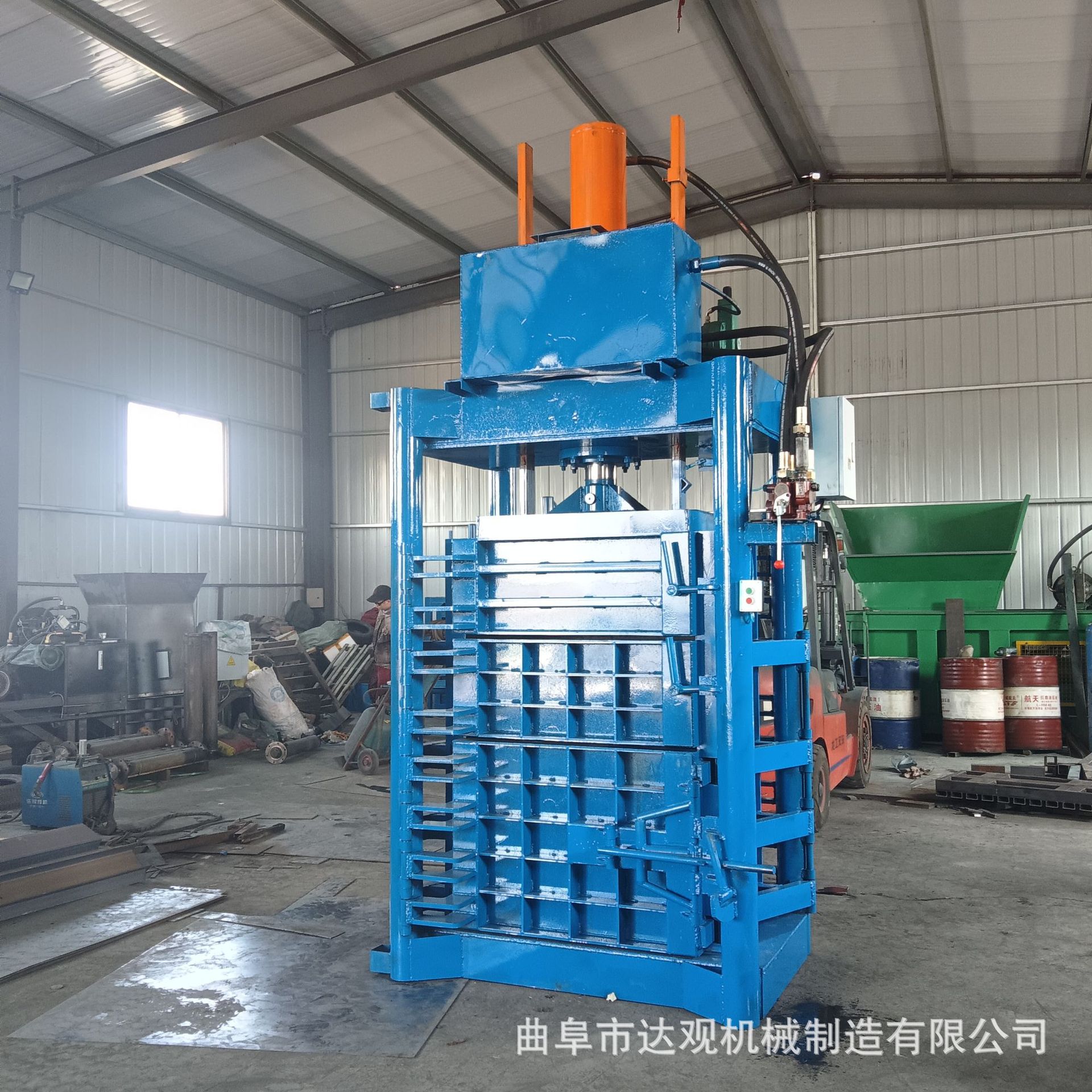 Cylindrical four-door vertical hydraulic packer used clothes compression packer socks export packer
