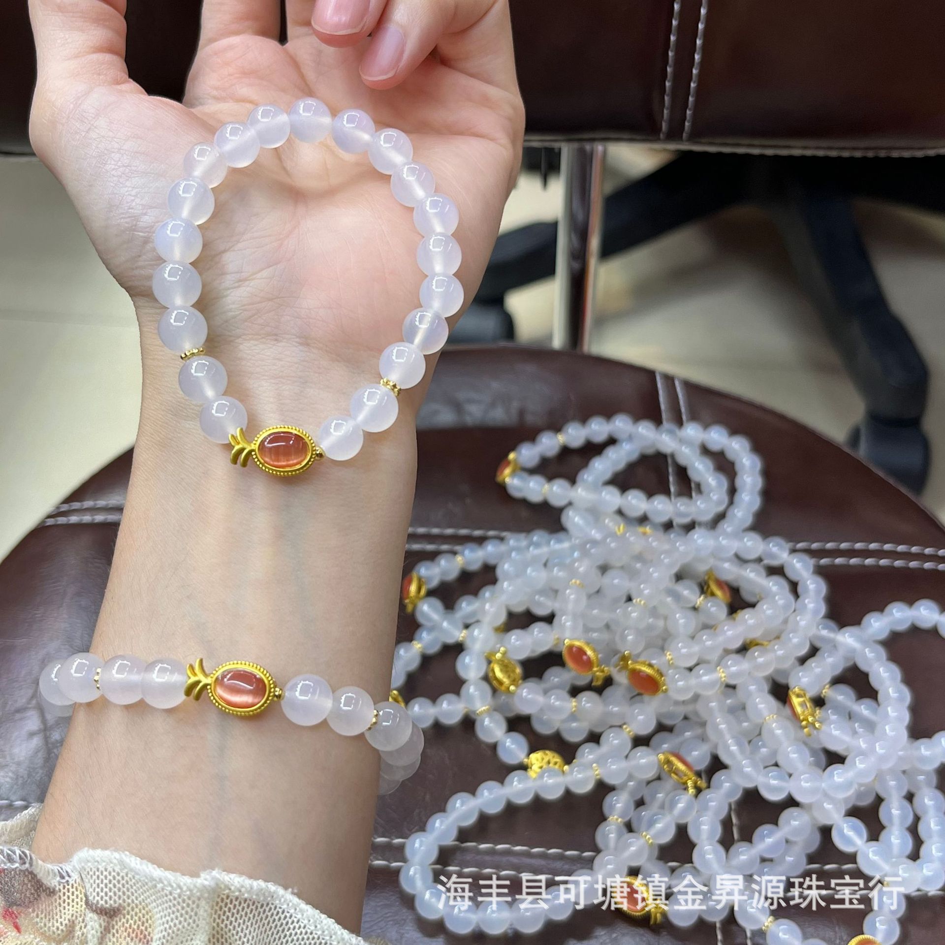 Natural Lychee Frozen White Agate Bracelet for Women with Ancient Gold Summer Simple Original Design Bracelet Live