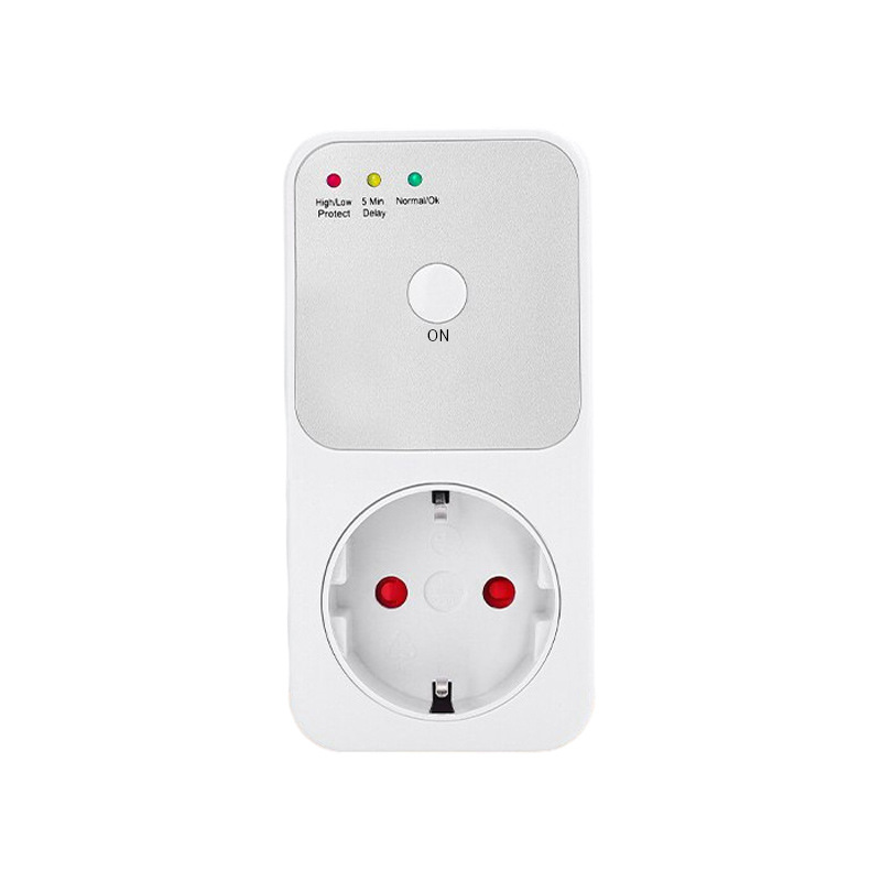 Cross-border new over-protection European regulations multi-function refrigerator protector kitchen socket voltage high and low voltage protector