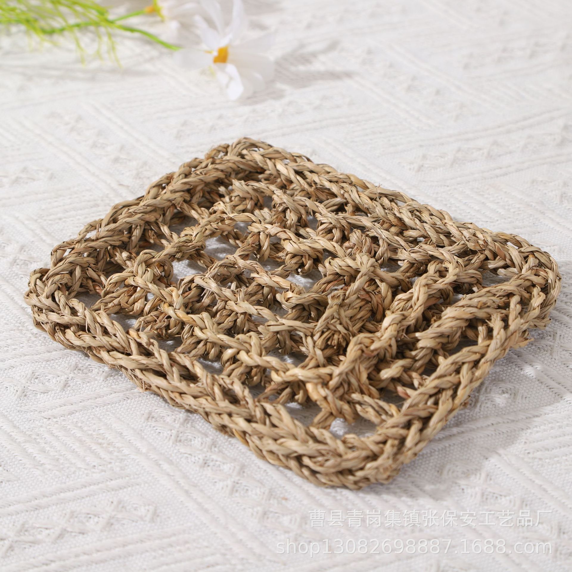Hand Woven Square Lizard Crawling Mat Seaweed Woven Parrot Mesh Hammock Straw Woven Small Pet Crawling Mesh