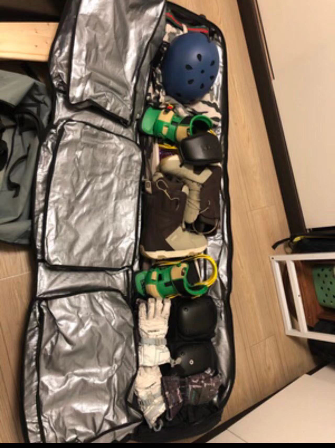 Special board bag for ski bag storage bag with wheels consignment dry and wet separation single and double board ski bag outdoor sports bag