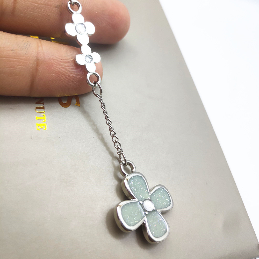 It seems to tell you that the unique crystal pendant of the same mobile phone chain with Shuang Zi seems to tell you the same jewelry wholesale