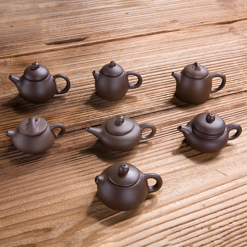 Factory Hot Sale Mini Purple Sand Pot Tea Pet Ornaments Creative Boutique Fingertip Pocket Small Teapot Tea Playable