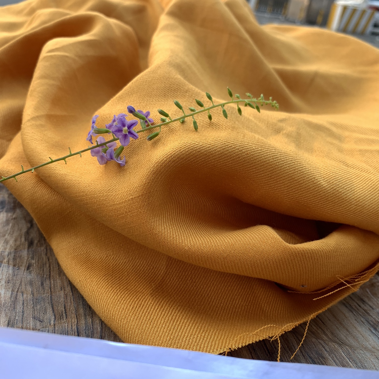 Italian Heavyweight Enzyme Wash Light Luxury Golden Rice Yellow Pure Hemp Twill Fabric Early Autumn Jacket Clothing Studio Fabric