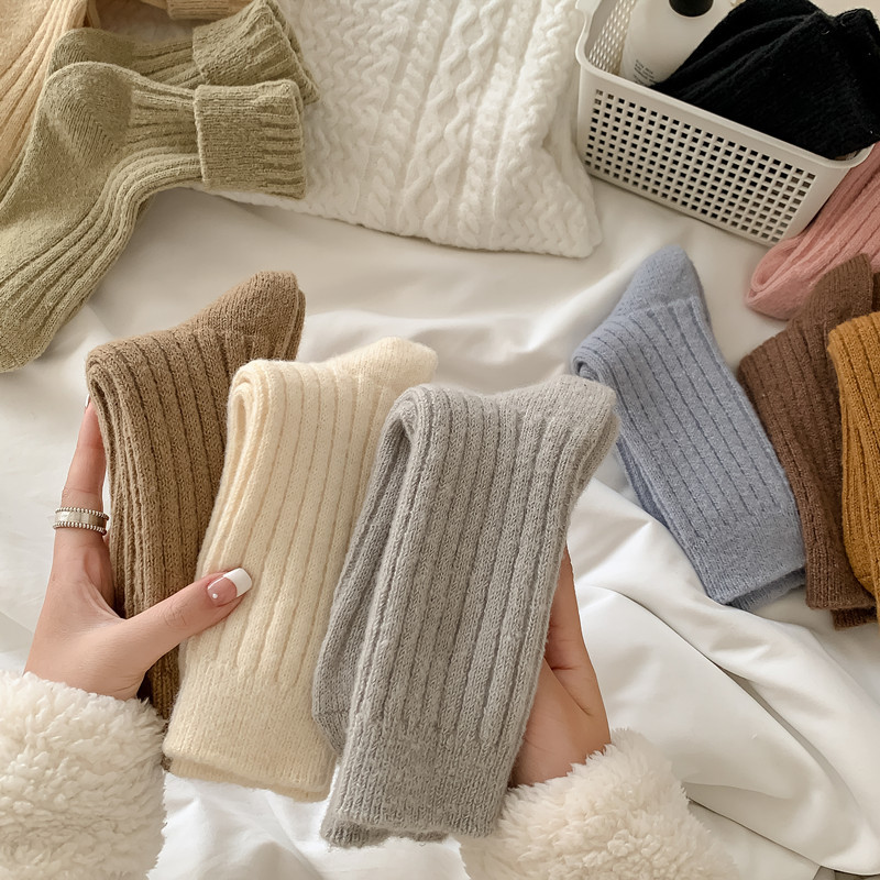 Wool Socks for Women in Autumn and Winter Mid-Tube Fleece-Lined and Thickeneding to Heattech Japanese Style Pure Color Thick Strip Winter Cashmere Pile Stockings