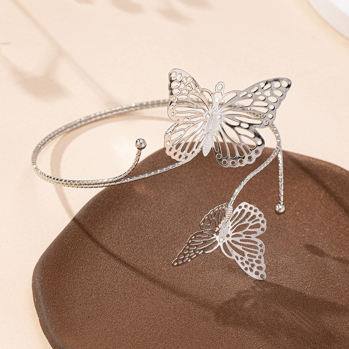 Europe and the United States cross-border new butterfly arm ring fashion personality design high sense cold wind jewelry daily party accessories