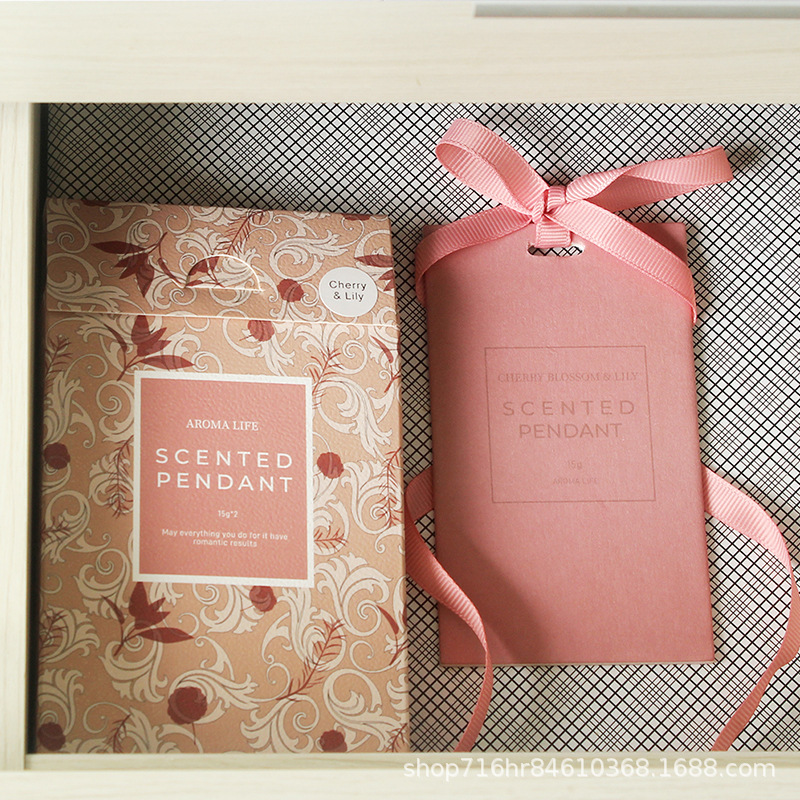 Car Perfume Pendant Car Perfume Light Fragrance Car Aromatherapy Essential Oil Hanging Pendant Car Fragrance Piece Decoration