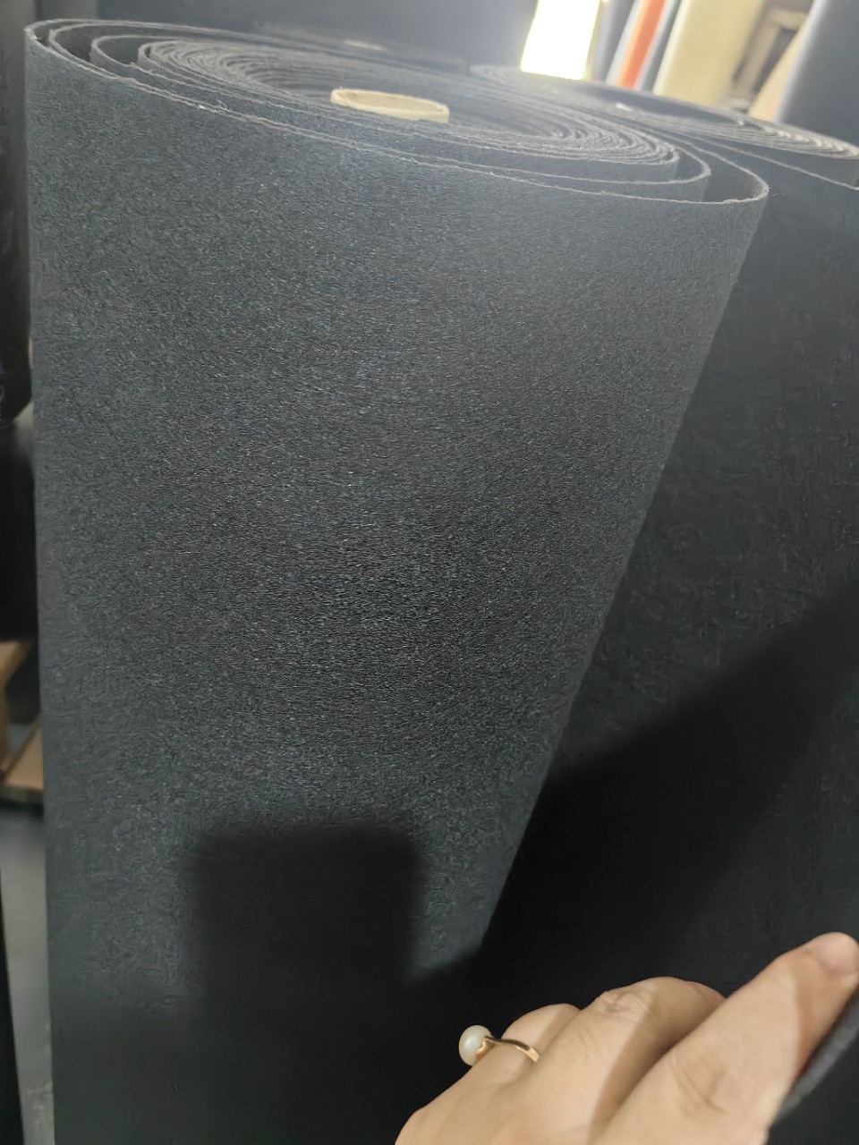 1.5mm Extra Hard Black Felt Cloth Non-woven Halberd Velvet PET Dongguan Spot Direct Sales Lining Baffle Heat Pressing Molding