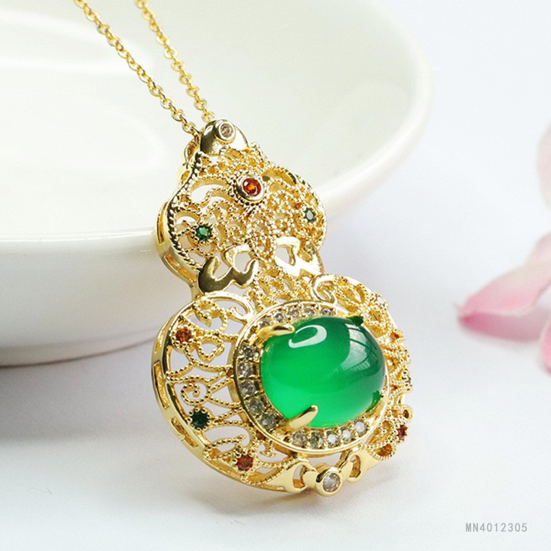 Yuyu ice king green chalcedony pendant gourd necklace vintage jewelry wholesale generation MN4012305