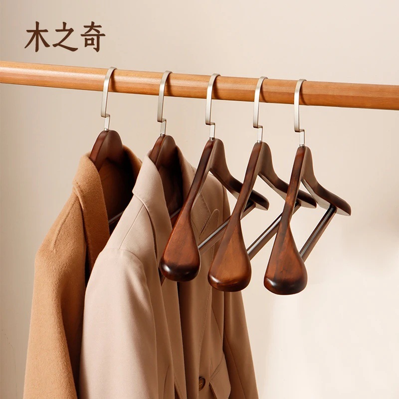 Сушилка для одежды из массива дерева, бесшовный противоугловой угол, широкие плечики для костюмов, нескользящие вешалки для взрослой одежды, деревянная вешалка для одежды для магазинов и отелей