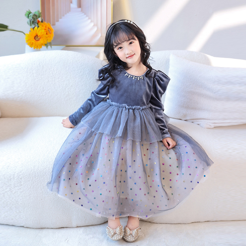 Children's clothing processing to picture processing children's clothing knitted children's T-shirt princess skirt