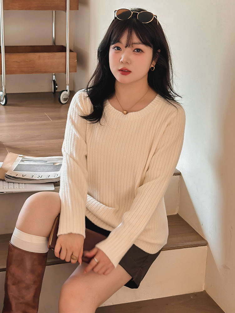 Plus Size Women's Round Neck Base Shirt 2025 Autumn Style for Chubby Women, Loose Inner Knit Top for Women 21875 Extra Large Size