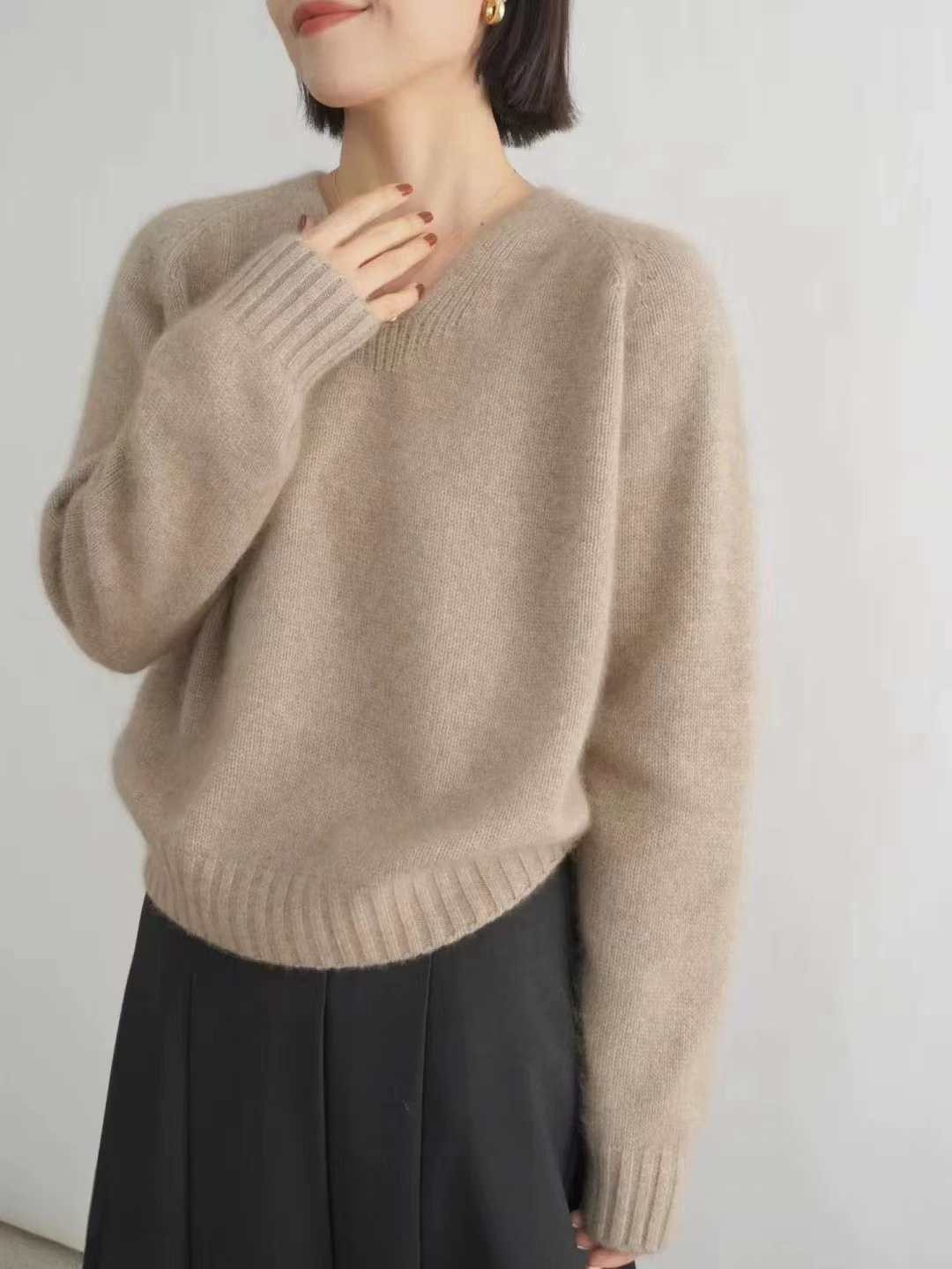 Autumn and Winter V-Neck 100 Wool Sweater Long-Sleeved Pullover Sweater Women's Loose Slimming Cashmere Solid Color Casual Knitted Base Shirt