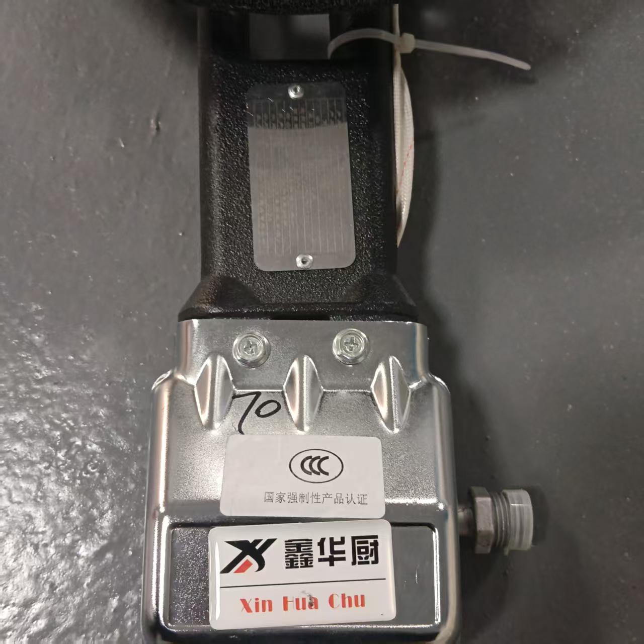 Commercial Flat-Top Stove for Liquefied Gas with Electronic Ignition and Low-Pressure High-Heat Output for Restaurants