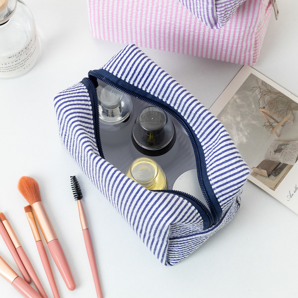 Cross-border Hot Selling Seersucker Cosmetic Bag Hand-held Large Capacity Wash Bag Embroidered Striped Travel Cosmetic Storage Bag