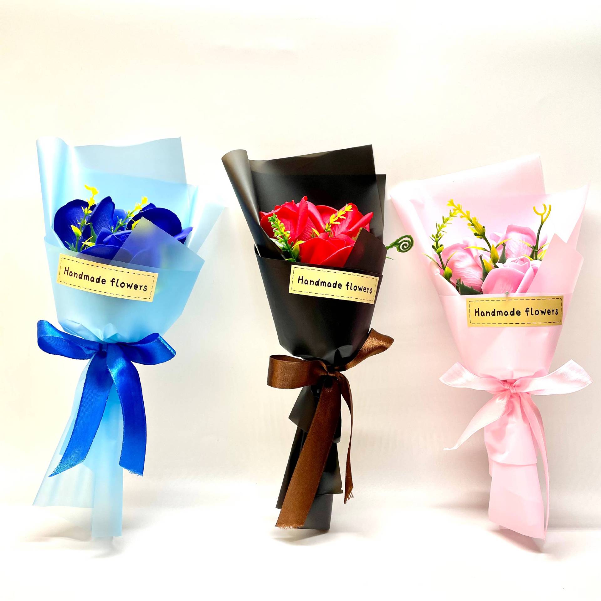 Подарок на День учителя, три букета, мыльный букет, подарок с розами, гвоздики
