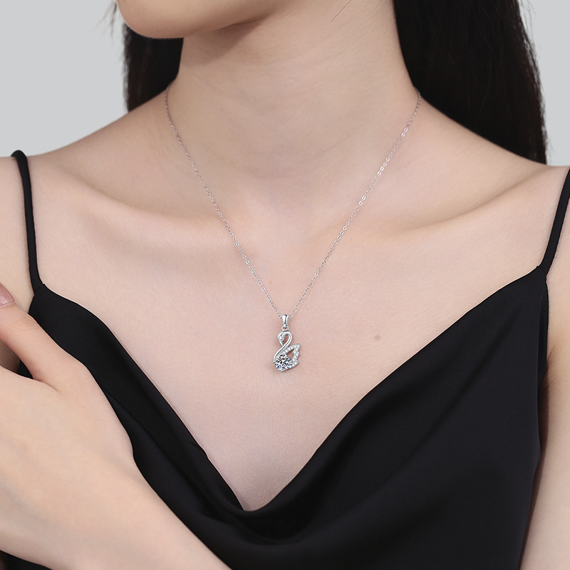 S925 Sterling Silver Pendant 1 karat Moissanite Necklace Korean Fashion Swan Necklace Women D Color Mossanite Necklace Women