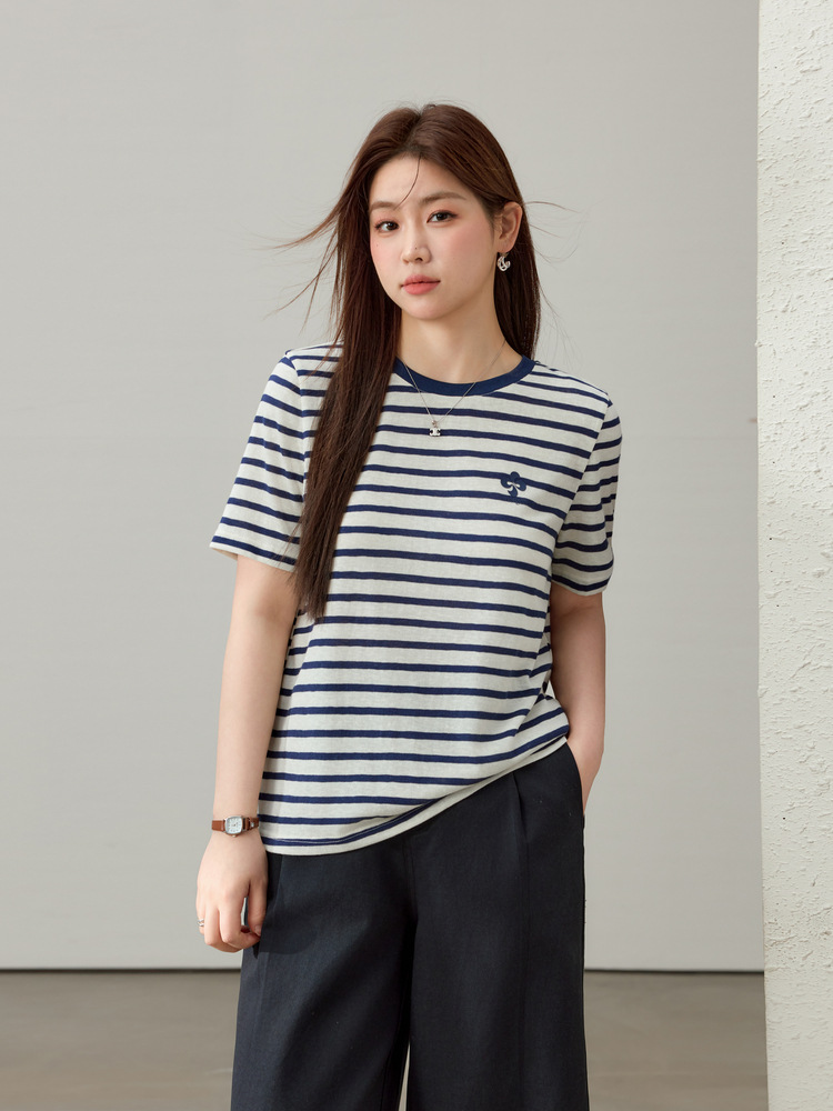 [Звездная ночь морского бриза] Летний стиль, полосатая футболка с круглым вырезом, легкая для сочетания, стройнящая, новая одежда для полных женщин