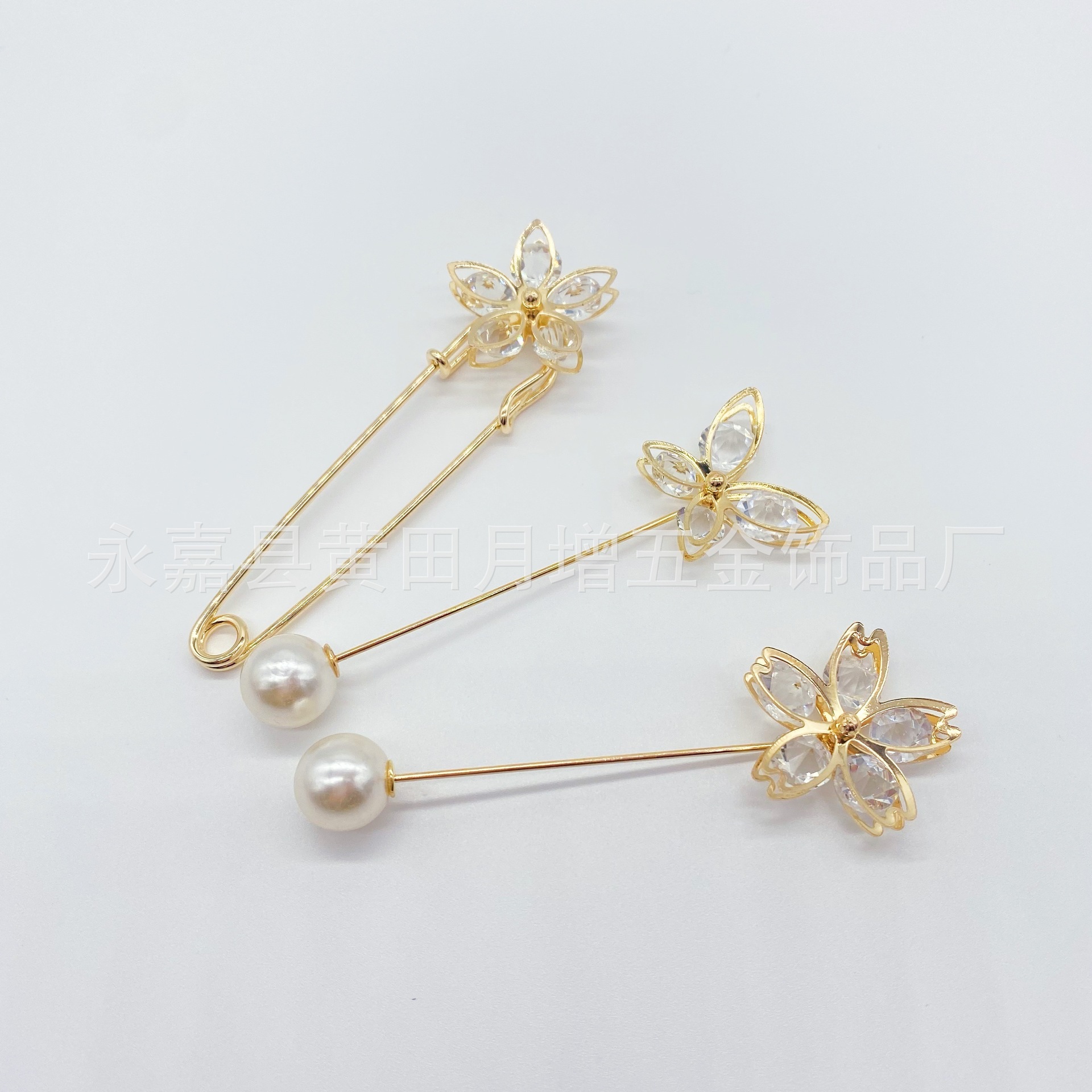 Waist Pin Accessories Fixed Clothes Waist Change Small Artifact Anti-Light Brooch Women's Pants Waist Buckle Pin