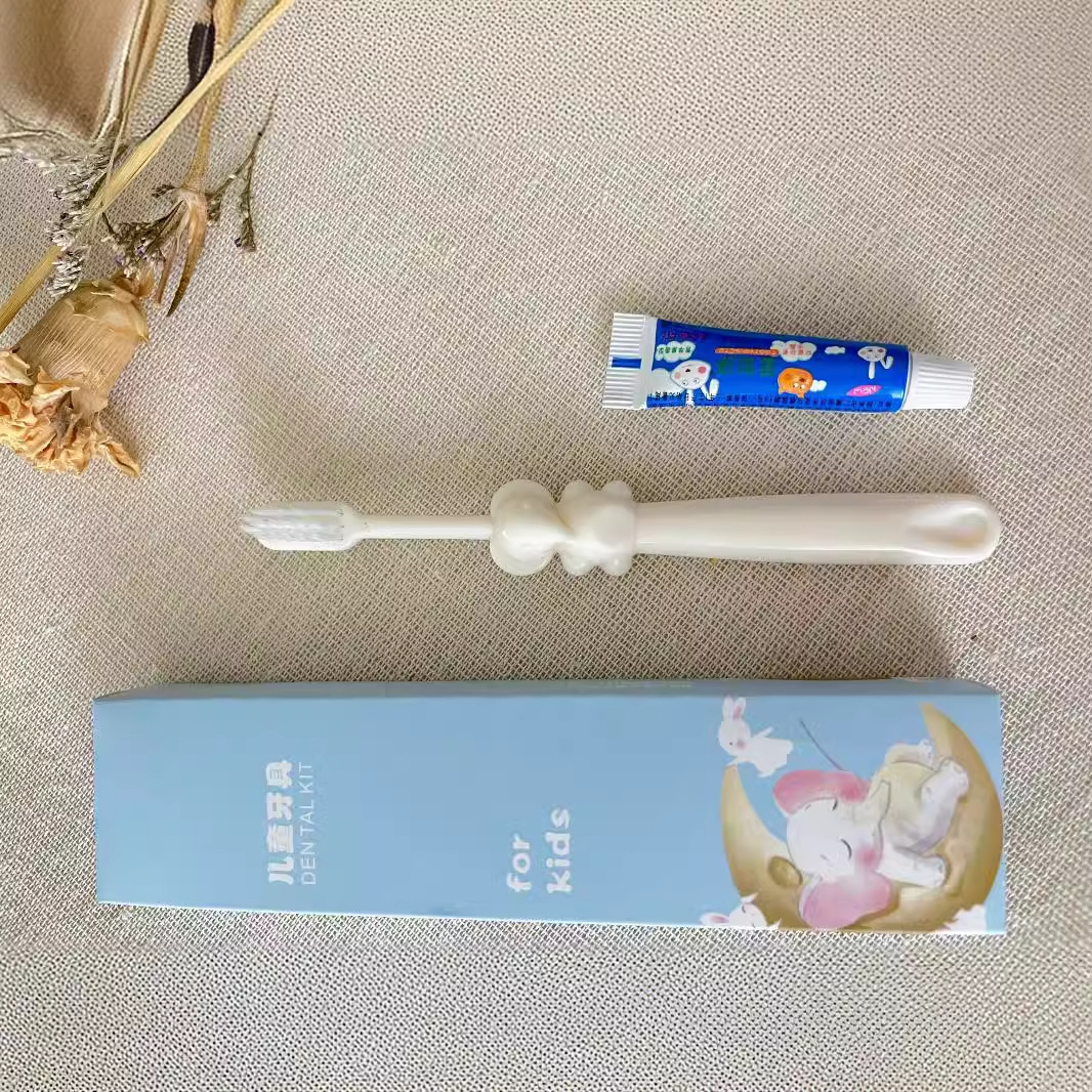 New Children's Small Elephant Toothbrush Disposable Toiletries Set for Hotels, Guesthouses, and Travel, Cartoon Mini Portable