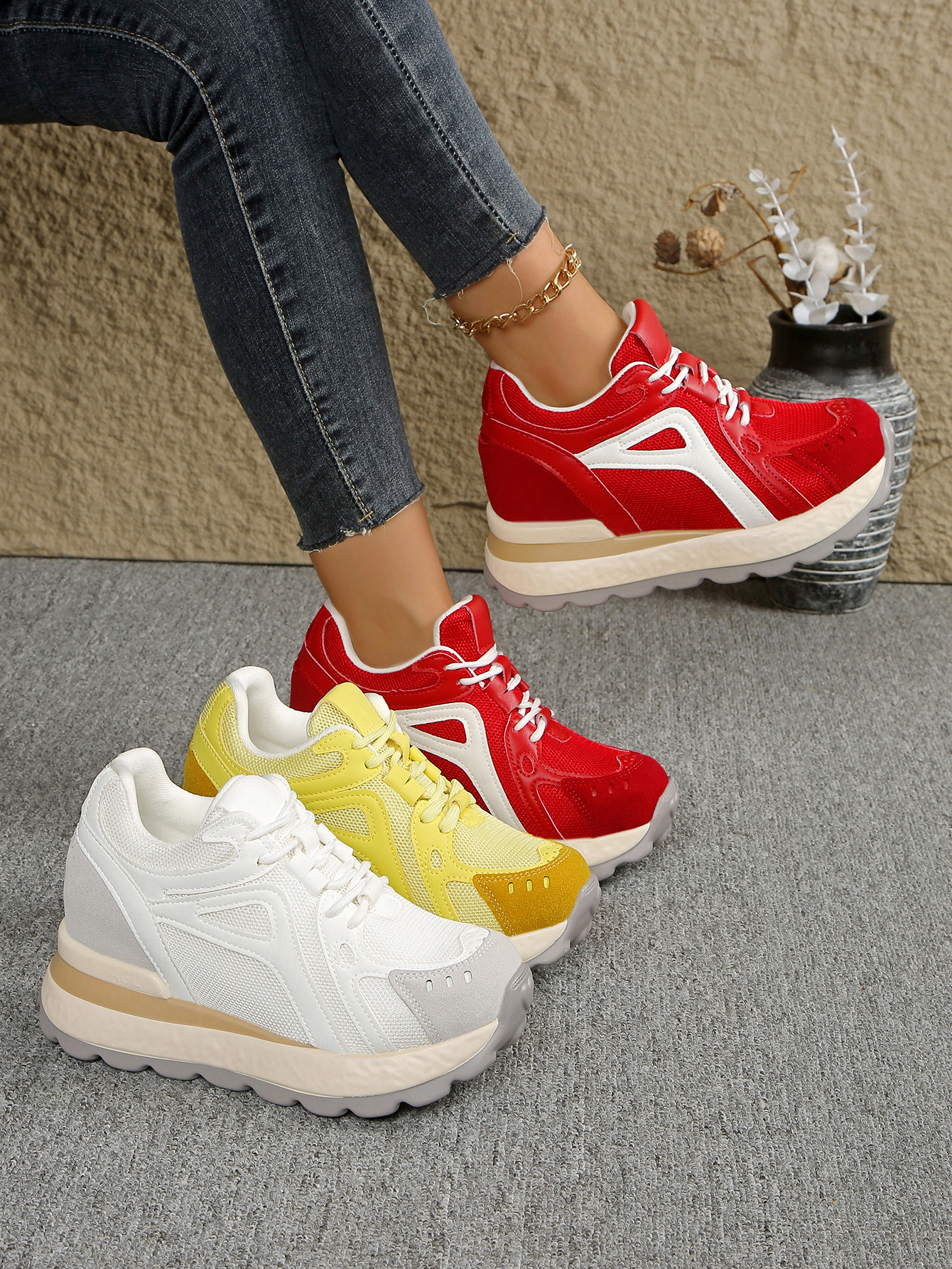 Толстые подошвы высокие каблуки вырезанные сетчатые плетеные дышащие повседневные кроссовки легкие белые кроссовки 5 толстые подошвы для женщин 2025 года