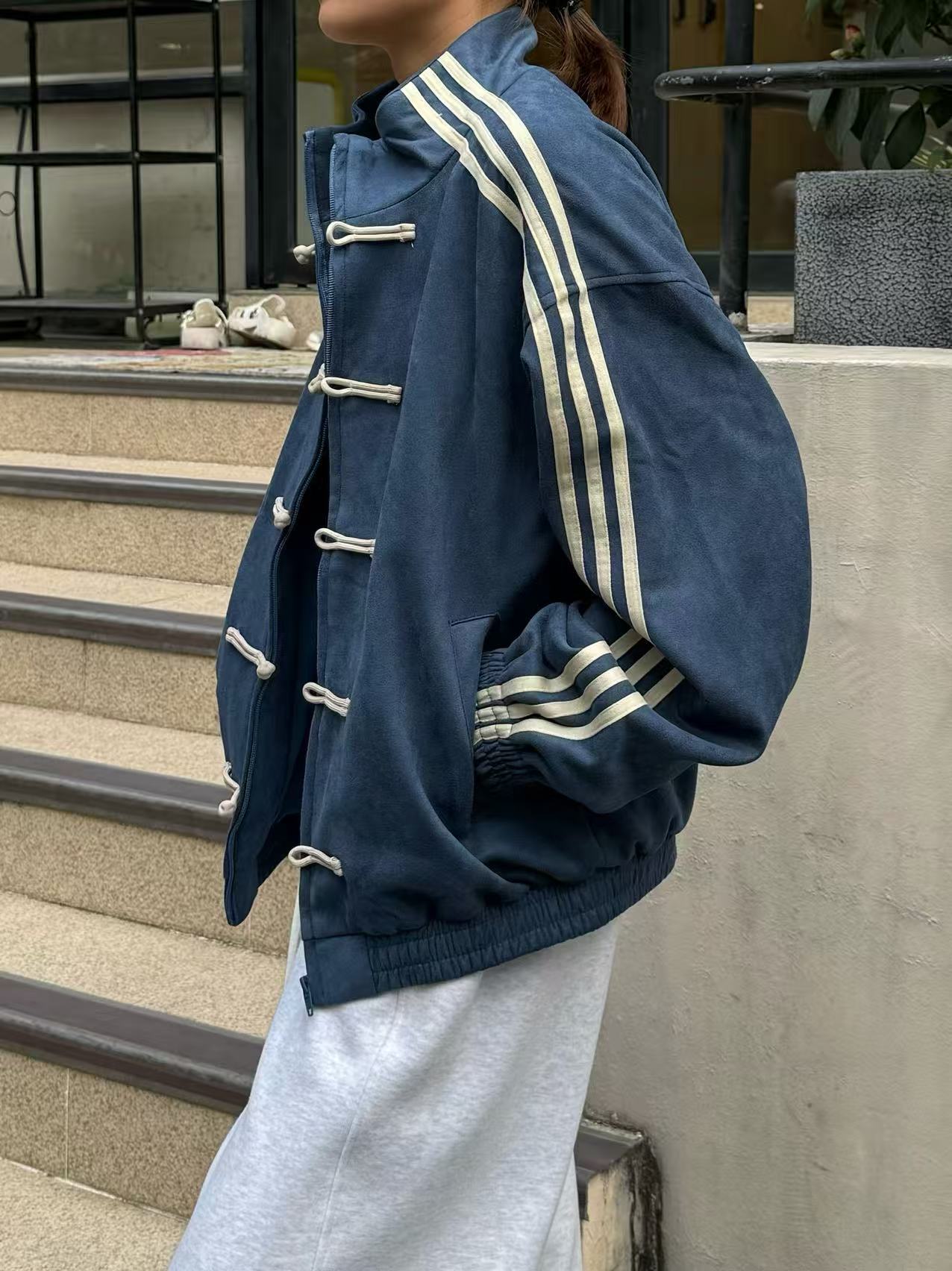 Blue and White Patchwork Three-Stripe Stand-Collar Jacket for Men, Spring Trendy Outfit, New Chinese-Style Button-Up, High-End Tang Suit Top