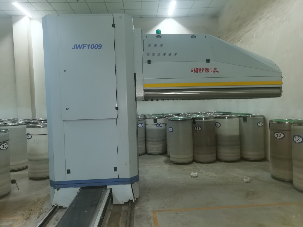 Manufacturers Sell Qingdao Hongda JWF1211 Sweeping Carding Union with a Drag of 161 Sets of 2016 Production of One Machine and Two Lines