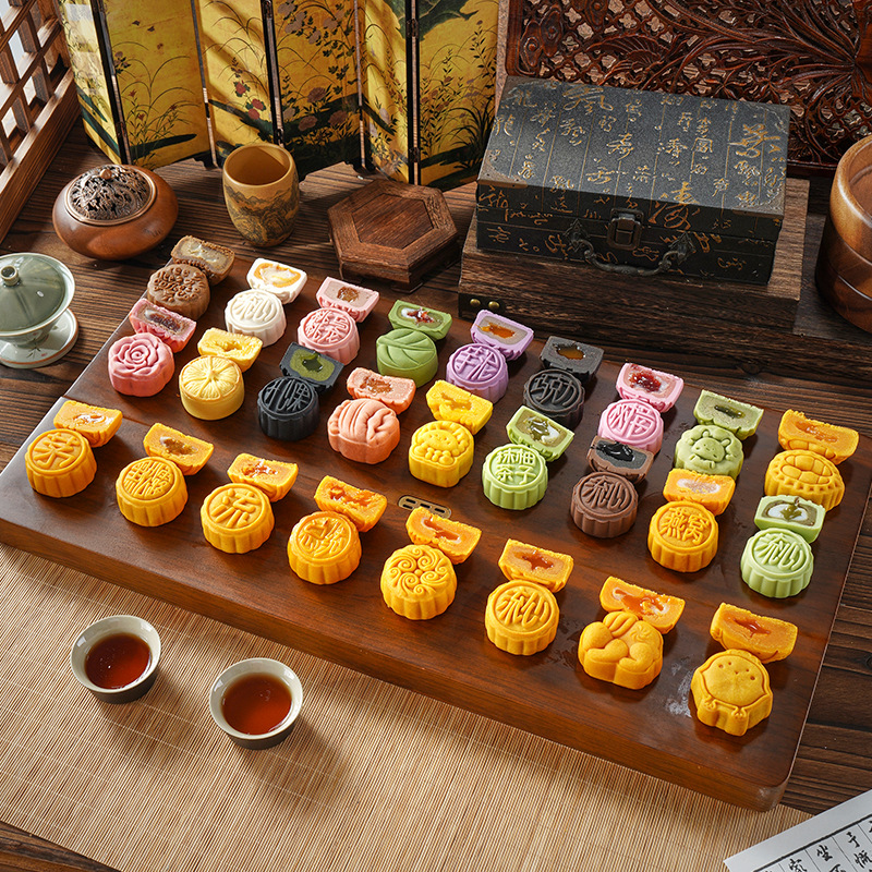 Hong Kong Style Liuxin Custard Mooncake Traditional Pastry Wholesale Mid-Autumn Mooncake Company Group Purchase Bird's Nest Mooncake Factory Direct Sale