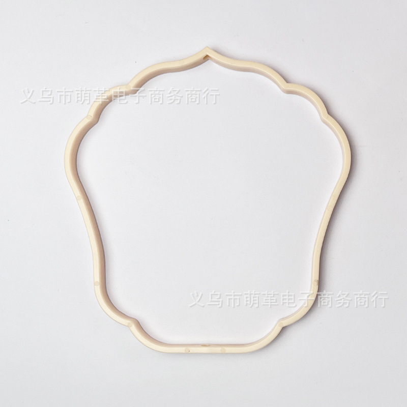 Plastic round fan frame DIY butterfly round fan frame perforated bamboo ring diy rabbit lamp lantern double hole ring lantern sticker