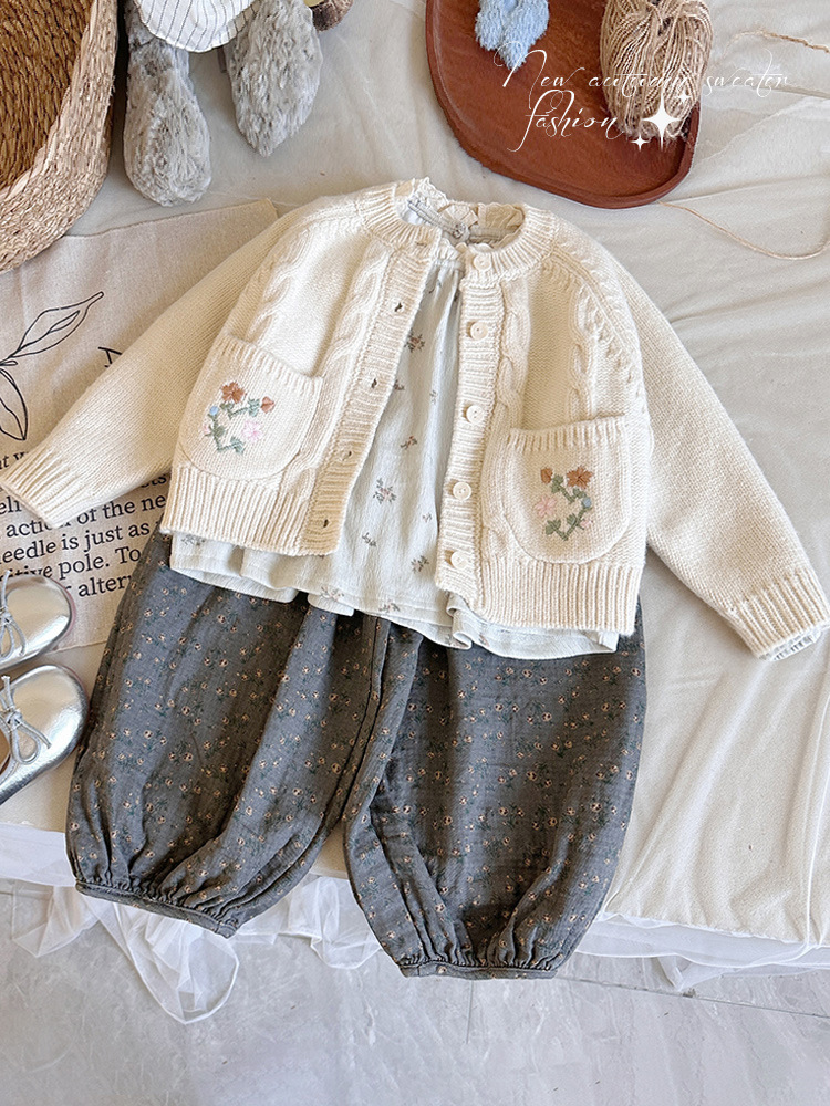 Girls French Sweet Suit 2025 Autumn New Kidsren's Knitted Sweater Floral Pants Bottoming Shirt Three-Piece Set