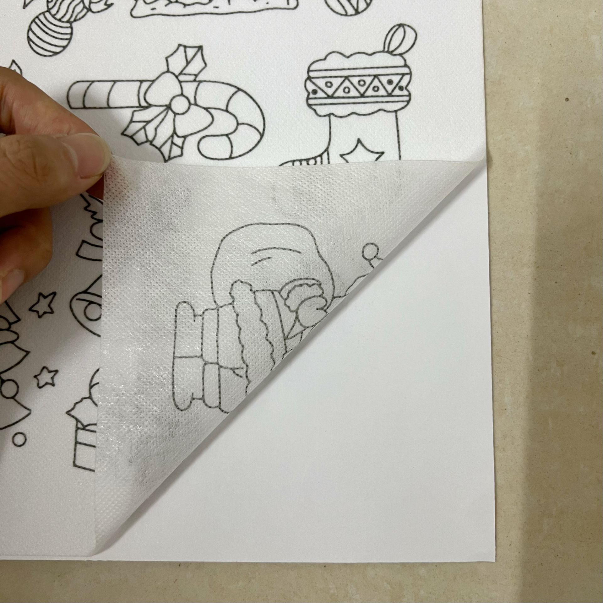 Low temperature cold water soluble adhesive non-woven fabric printing pattern self-adhesive can stick water soluble DIY embroidery stabilizer cross-border