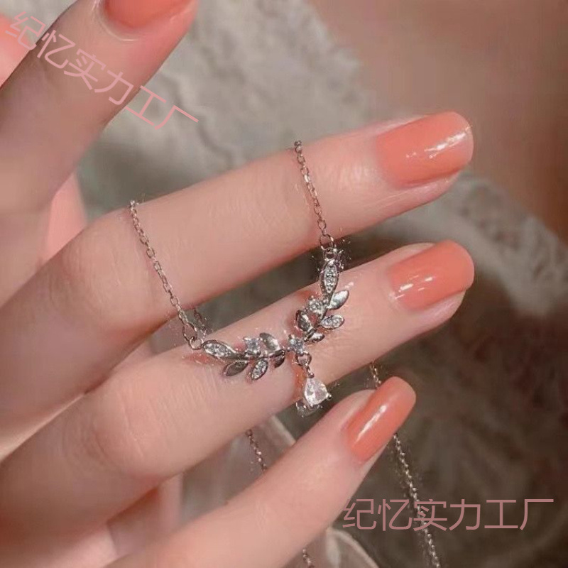 Laurel Goddess Wheat Ear Necklace Women's Light Luxury Niche Water Drops for Best Friend's birthday Moon Osmanthus