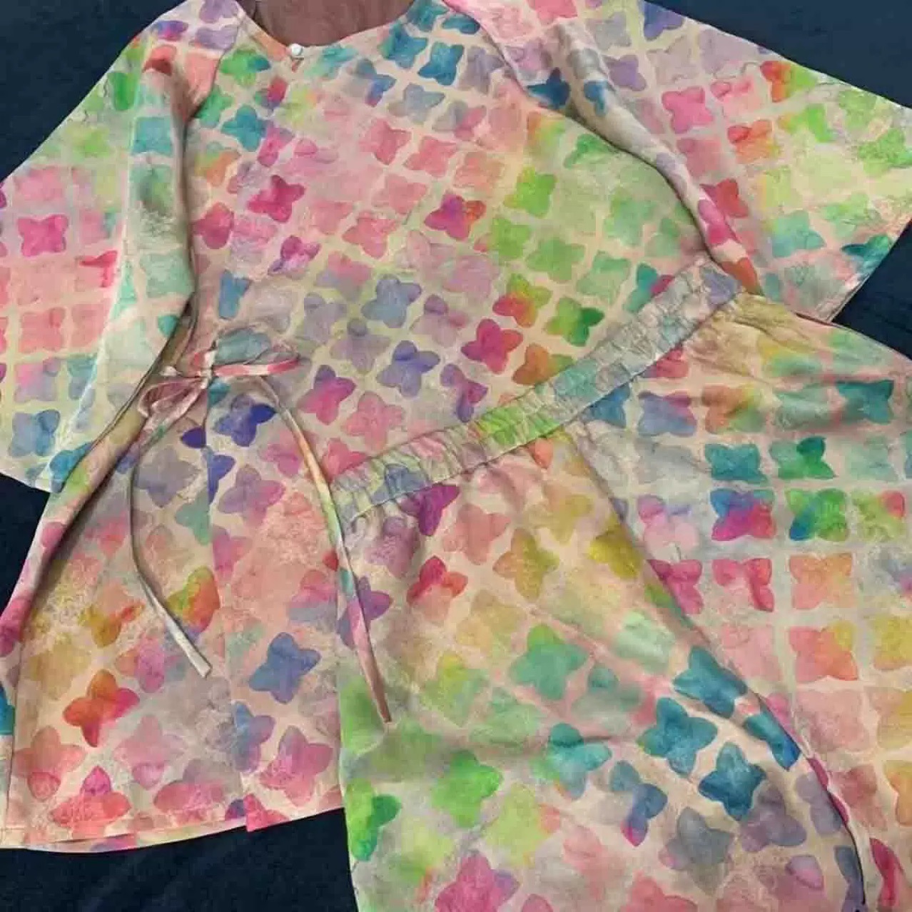 Rainbow color four-leaf clover jacquard satin flower rose imitation red cloud yarn women's clothing children's cheongsam dress handmade diy fabric