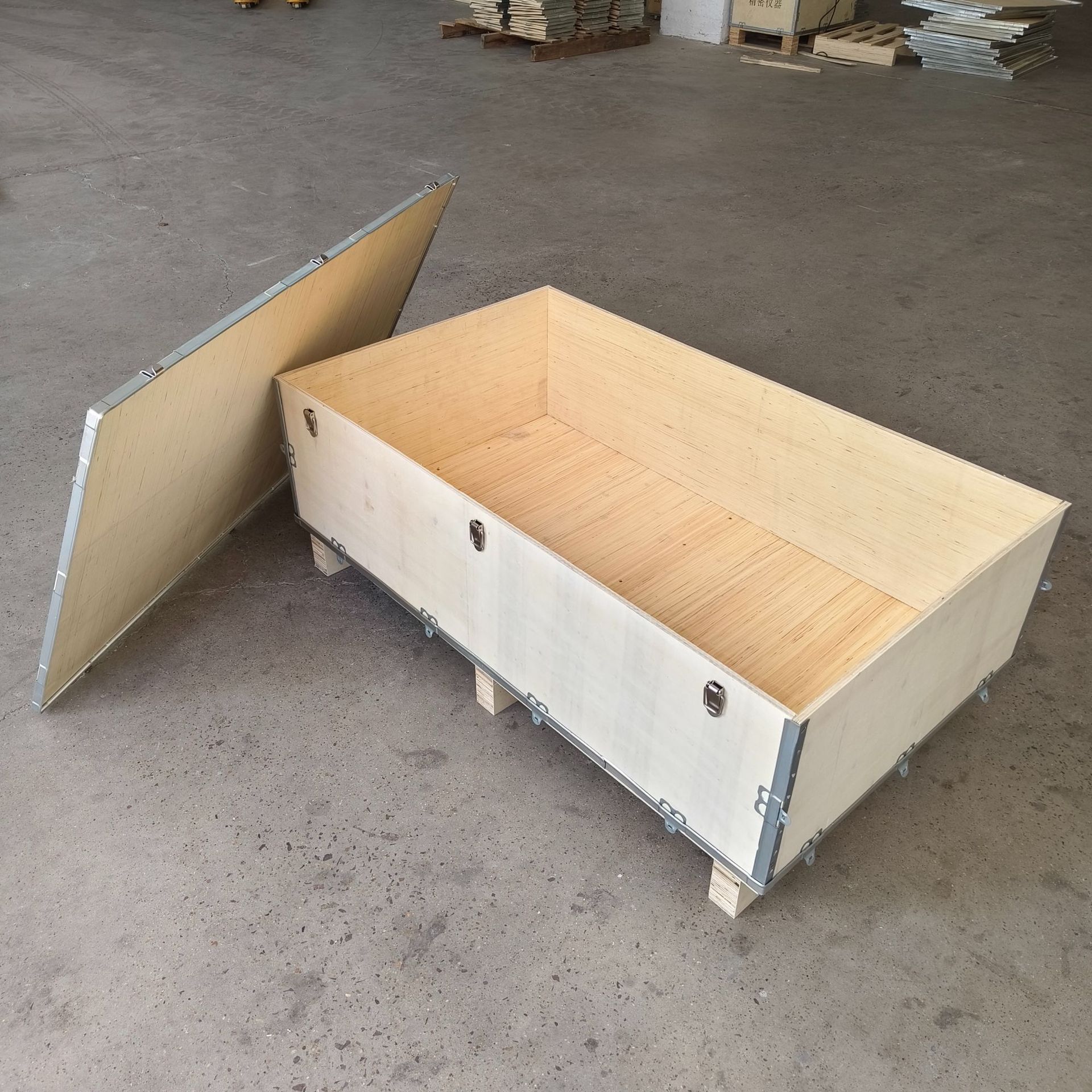 Manufacturer Customized Folding Fumigation-Free Wooden Box Thickened Removable Packaging Logistics Turnover Box Plywood Steel Belt Wooden Box