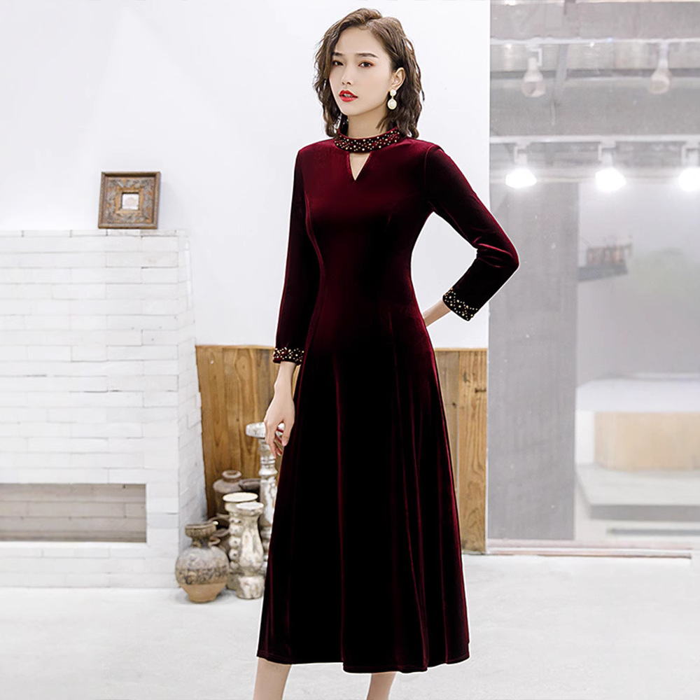 Осеннее и зимнее утепленное платье, новое корейское стильное платье для банкета, золотой бархат, большой размер, с бисером для женщин среднего возраста