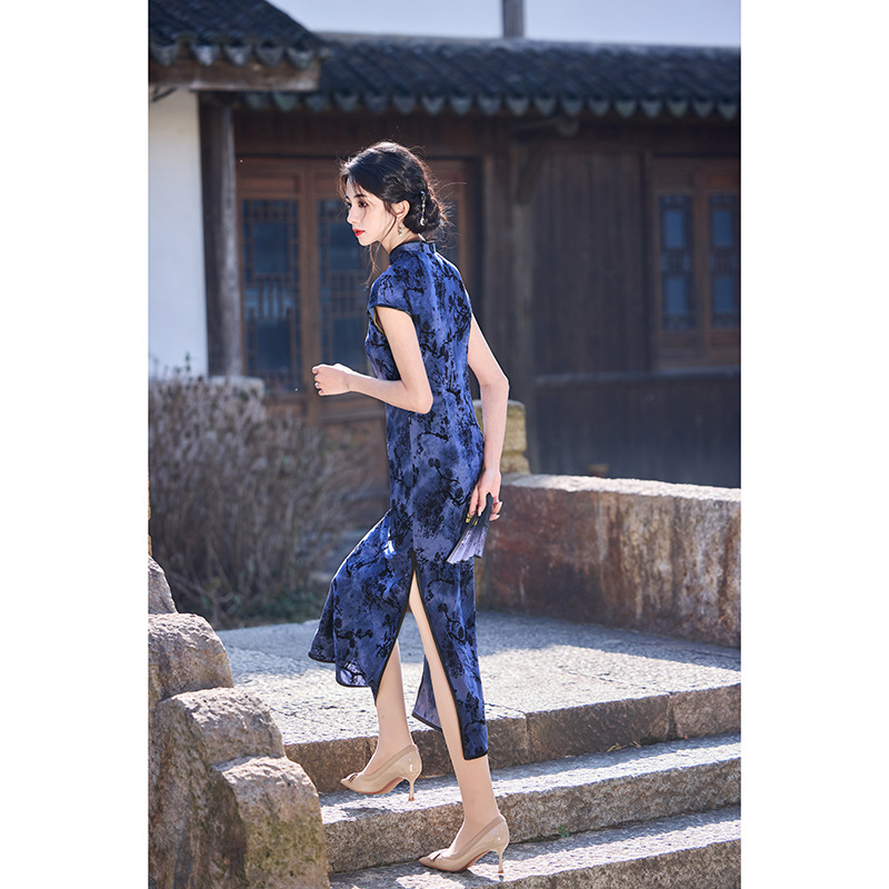 Red Eyes New Chinese Cheongsam 2025 New Short Sleeve Chenille Long Modified Young Mother Vintage dress