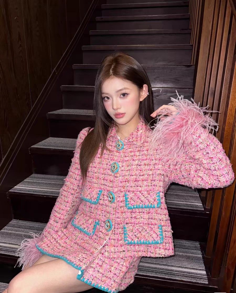 Лафит 2024 Зимний Новый Дизайн Чувство Пудрового Цвета Шанель Твид Патчворк Пуховик Из Страуса