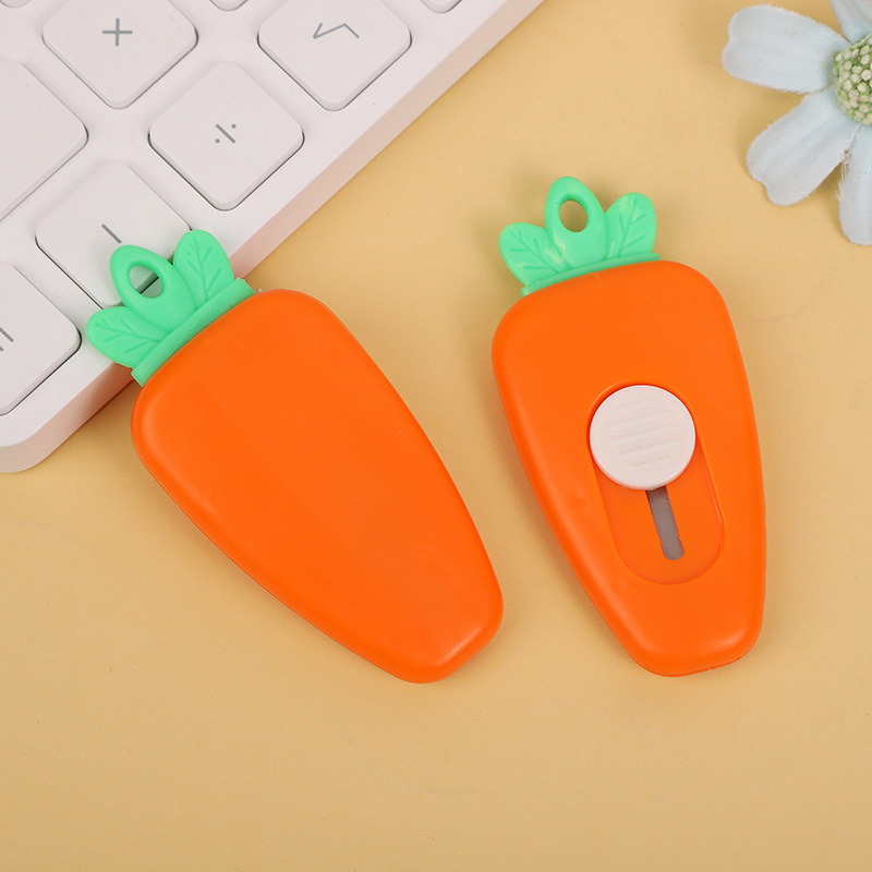 Factory supply cute carrot art knife express unpacking knife cartoon office mini paper cutting knife wallpaper knife