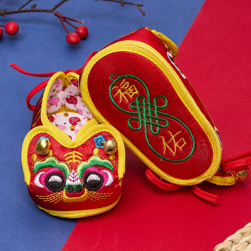 Вышитые ручные туфли с тигровой головой для мужчин и женщин, мягкосолёные туфли для младенцев и малышей, сто дней, народные тигровые туфли