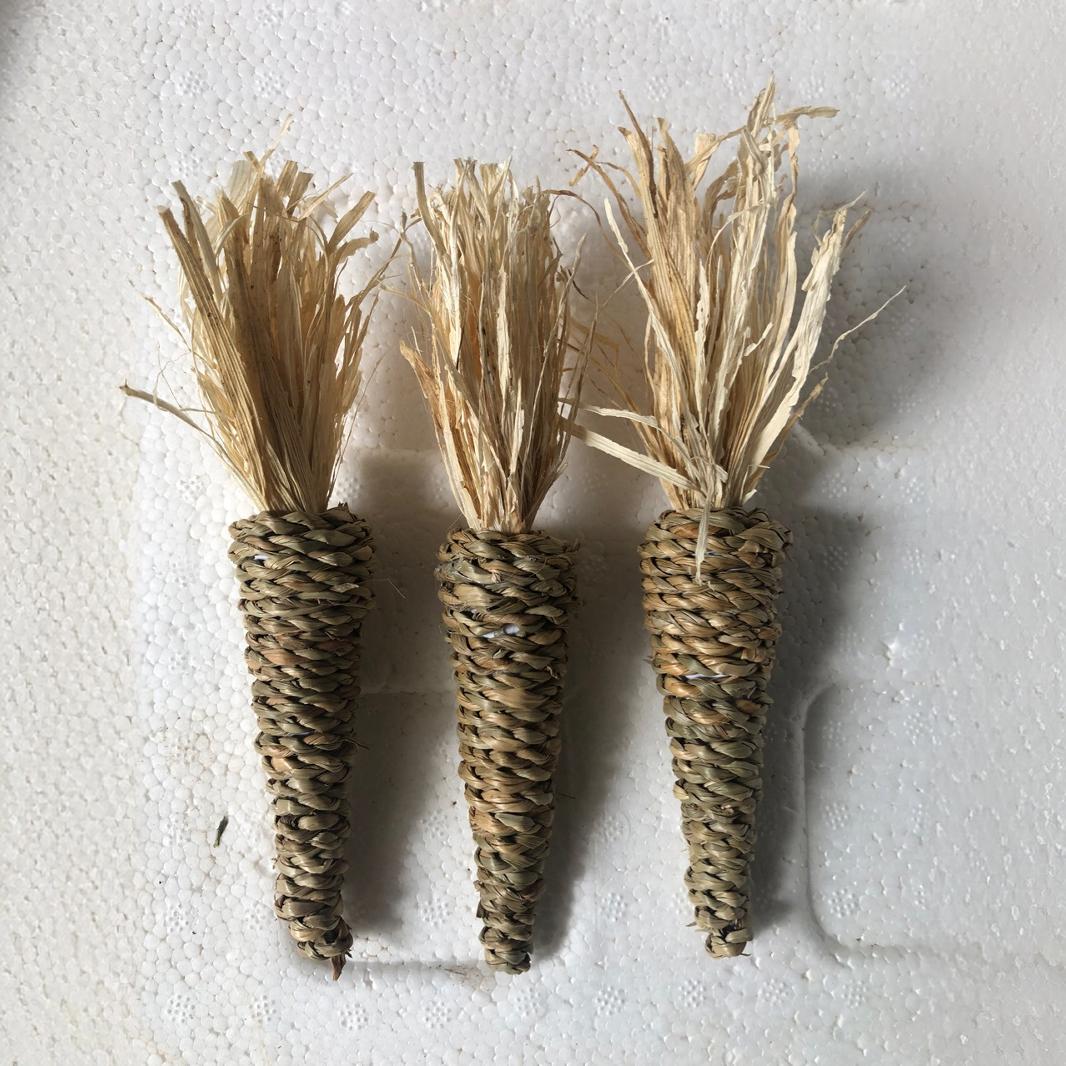 Natural Water Grass Radish Hand-Woven Radish Pet Teething Toy Hamster Rabbit Chinchilla Chewing Supplies to Relieve Boredom