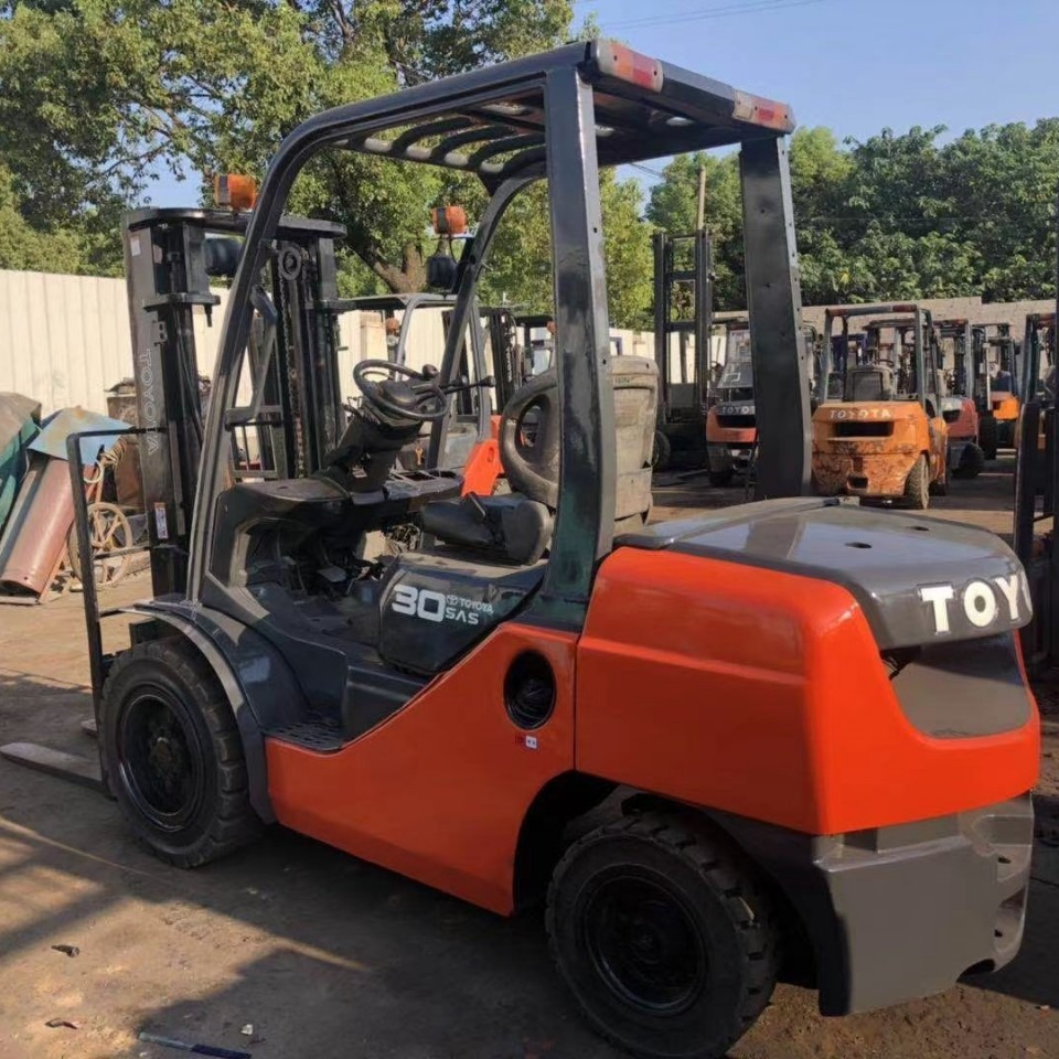 Поставка б/у погрузчика Toyota 8F, б/у погрузчик 3 тонны, японский погрузчик