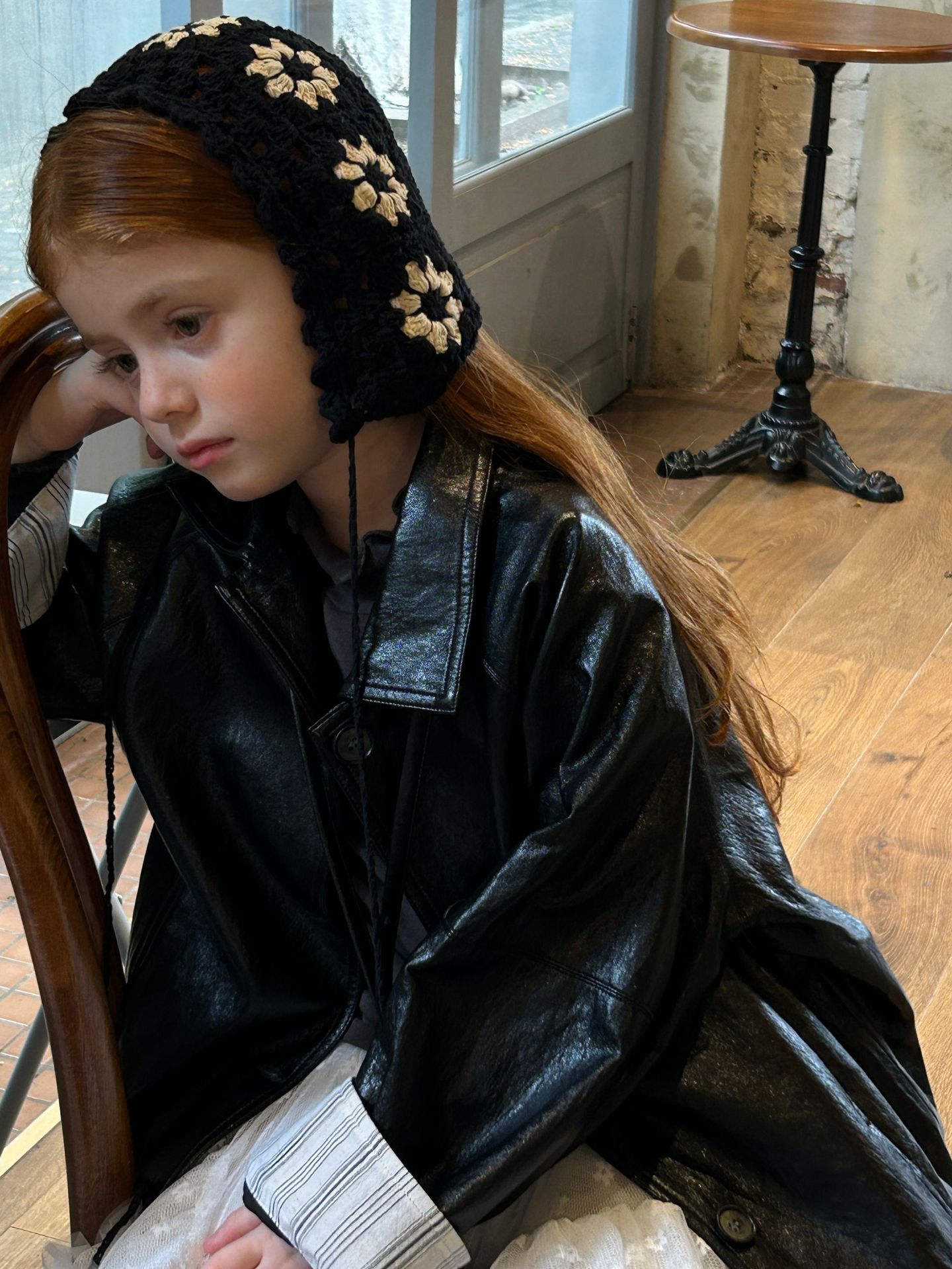 Новая осенняя куртка для девочек 2025, простая универсальная черная кожаная куртка с лацканами и сумкой