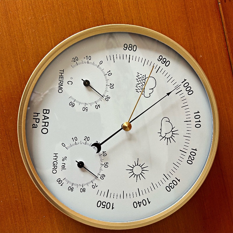 180mm temperature and humidity barometer degrees Fahrenheit degrees Celsius family weather station membrane box metal vacuum export cross-border